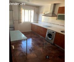 AMPLIO CHALET EN ALQUILER EN MODALIDAD DE LARGA ESTANCIA EN MÁLAGA.
