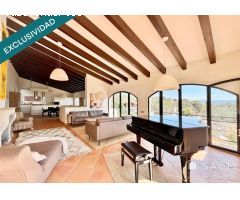 En exclusiva Villa de Lujo Estilo Ibicenco con Casa de Invitados, Piscina, Jacuzzi, Cancha de Tenis 