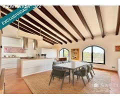 En exclusiva Villa de Lujo Estilo Ibicenco con Casa de Invitados, Piscina, Jacuzzi, Cancha de Tenis 