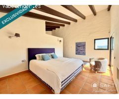 En exclusiva Villa de Lujo Estilo Ibicenco con Casa de Invitados, Piscina, Jacuzzi, Cancha de Tenis 
