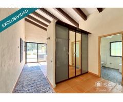 En exclusiva Villa de Lujo Estilo Ibicenco con Casa de Invitados, Piscina, Jacuzzi, Cancha de Tenis 
