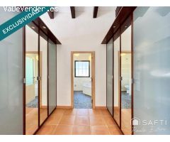 En exclusiva Villa de Lujo Estilo Ibicenco con Casa de Invitados, Piscina, Jacuzzi, Cancha de Tenis 
