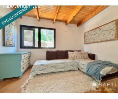En exclusiva Villa de Lujo Estilo Ibicenco con Casa de Invitados, Piscina, Jacuzzi, Cancha de Tenis 