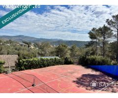 En exclusiva Villa de Lujo Estilo Ibicenco con Casa de Invitados, Piscina, Jacuzzi, Cancha de Tenis 