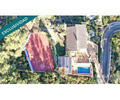 En exclusiva Villa de Lujo Estilo Ibicenco con Casa de Invitados, Piscina, Jacuzzi, Cancha de Tenis 