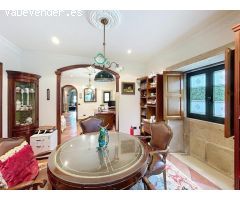 SAFTI vende casa de campo exclusiva de piedra con calidades premium en Teo. Elegancia, espacio y con