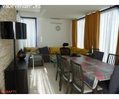 Gran villa luminosa de 4 dormitorios con piscina.