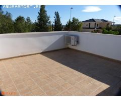 Gran villa luminosa de 4 dormitorios con piscina.
