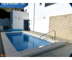 Gran villa luminosa de 4 dormitorios con piscina.