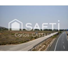 Gran terreno rústico de 12.000m2 perfectamente conectado.