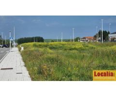 Extenso suelo de uso terciario, Bezana, Cantabria