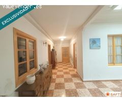 ¡¡ Excelente oportunidad para implantar tu negocio y/o vivienda !!