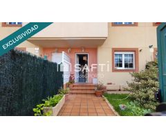 Espacio, luz y tranquilidad a un paso de todo. Tu chalet ideal en Residencial Bellavista, con jardí