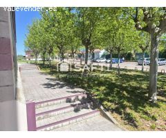¡A LA VENTA! Garaje Cerrado - Frente a las Piscinas Municipales