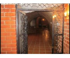Solar con bodegas y patio para vivienda o negocio