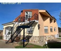 vivienda con piscina y bodega, Ideal para familias
