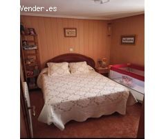 Casa familiar con patio y merendero completo.