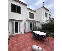 Tesoro único de una casa en la arena de la Costa Brava.