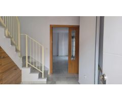 Gran vivienda pareada en Coria del Río!!!!