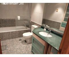 Chalet Adosado en León - Tu Cálido Refugio en la Zona de Mariano Andrés.