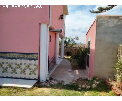 Chalet independiente con piscina privada y jardín
