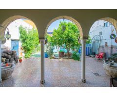 Gran casa con patio y piscina en Mairena del Aljarafe!!!