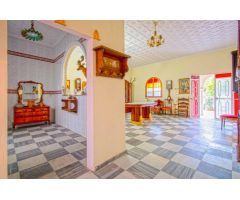 Gran casa con patio y piscina en Mairena del Aljarafe!!!