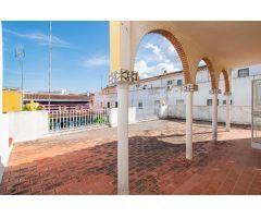 Gran casa con patio y piscina en Mairena del Aljarafe!!!