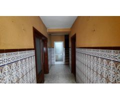CASA SINGULAR EN LA PLAZA DE LA IGLESIA PARA