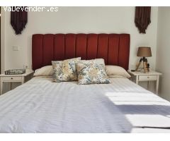 Casa Adosada con Terraza, Garaje y Azotea en Pilas