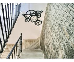 Casa Adosada con Terraza, Garaje y Azotea en Pilas