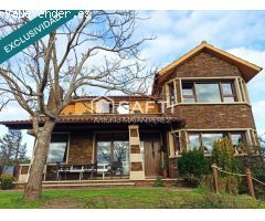 CASA CHALET CON TERRENO EN BRETAL ( RIBEIRA )