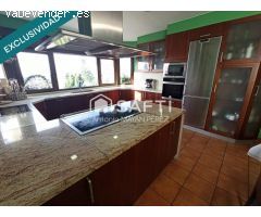 CASA CHALET CON TERRENO EN BRETAL ( RIBEIRA )