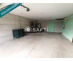 CASA CHALET CON TERRENO EN BRETAL ( RIBEIRA )
