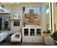 Casa unifamiliar única, con un marcado estilo industrial tipo loft, ubicada en una tranquila urbani