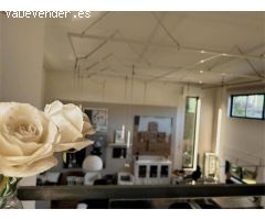 Casa unifamiliar única, con un marcado estilo industrial tipo loft, ubicada en una tranquila urbani
