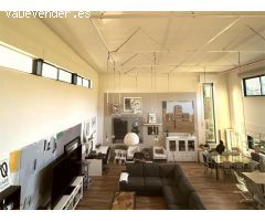 Casa unifamiliar única, con un marcado estilo industrial tipo loft, ubicada en una tranquila urbani