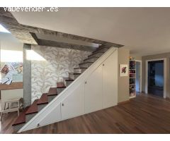 Casa unifamiliar única, con un marcado estilo industrial tipo loft, ubicada en una tranquila urbani