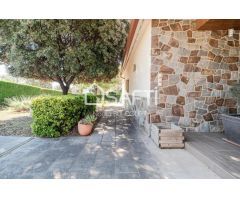 Exclusiva villa de lujo con piscina y vistas panorámicas a Montserrat