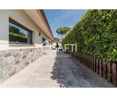 Exclusiva villa de lujo con piscina y vistas panorámicas a Montserrat