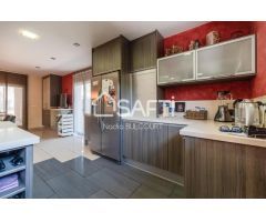 Exclusiva villa de lujo con piscina y vistas panorámicas a Montserrat