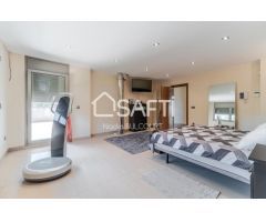 Exclusiva villa de lujo con piscina y vistas panorámicas a Montserrat