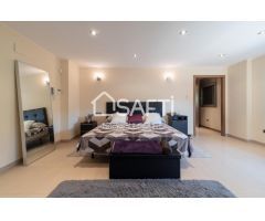 Exclusiva villa de lujo con piscina y vistas panorámicas a Montserrat