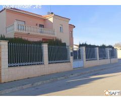 " CUMPLE TU SUEÑO "      Magnífica casa - chalet de 4 habitaciones y garaje