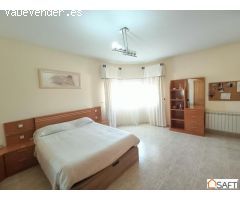 " CUMPLE TU SUEÑO "      Magnífica casa - chalet de 4 habitaciones y garaje