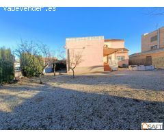 " CUMPLE TU SUEÑO "      Magnífica casa - chalet de 4 habitaciones y garaje
