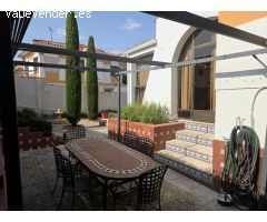 CHALET EN URBANIZACION CON ZONAS COMUNES
