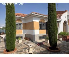 CHALET EN URBANIZACION CON ZONAS COMUNES