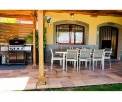 Villa exclusiva de 6 dormitorios ! Zona segura, gran terreno, y gimnasio privado !