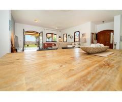 Villa exclusiva de 6 dormitorios ! Zona segura, gran terreno, y gimnasio privado !